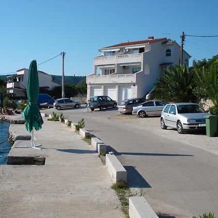 Apartments Mirko Vinišće Exterior foto