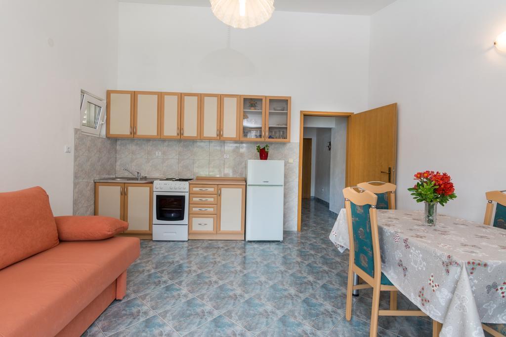 Apartments Mirko Vinišće Cameră foto