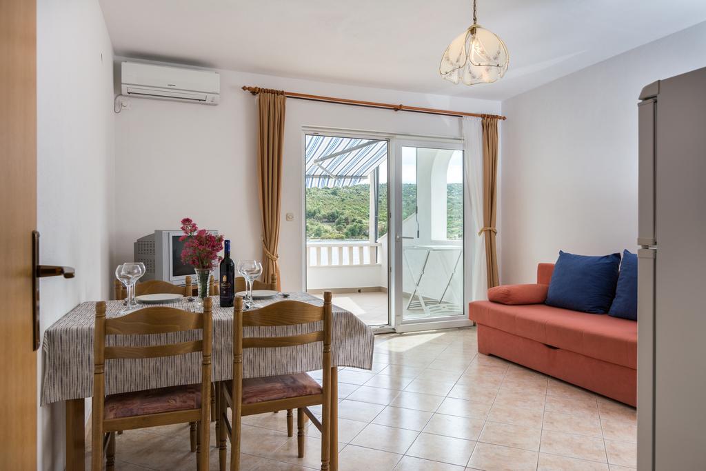 Apartments Mirko Vinišće Cameră foto