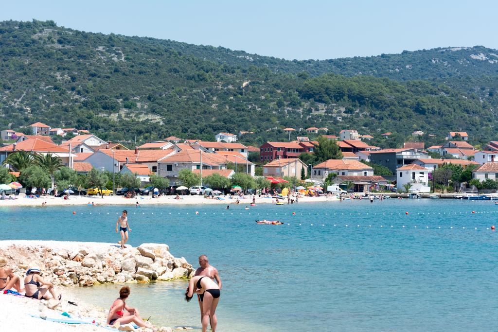 Apartments Mirko Vinišće Exterior foto